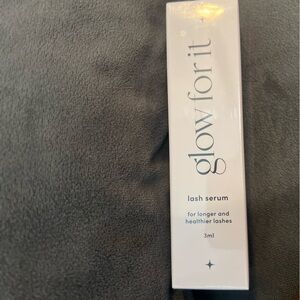 Glow for it lash serum